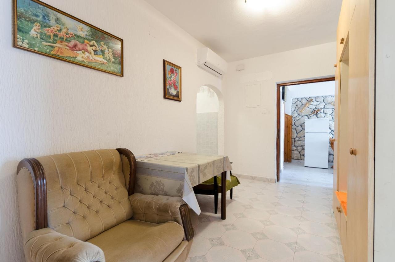Apartments Luce Lopar Bagian luar foto