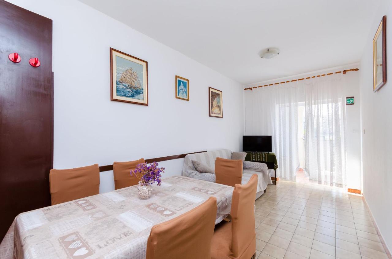 Apartments Luce Lopar Bagian luar foto