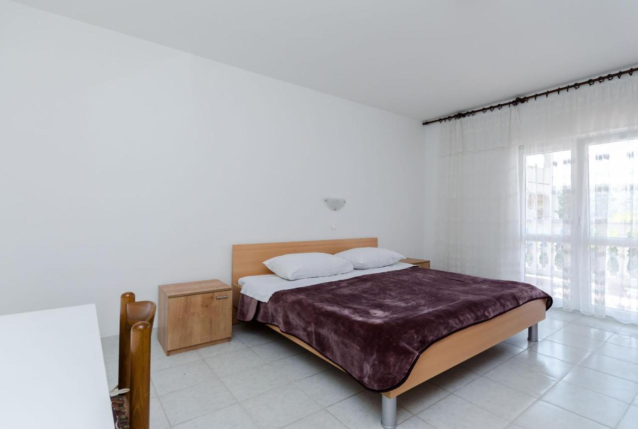 Apartments Luce Lopar Bagian luar foto