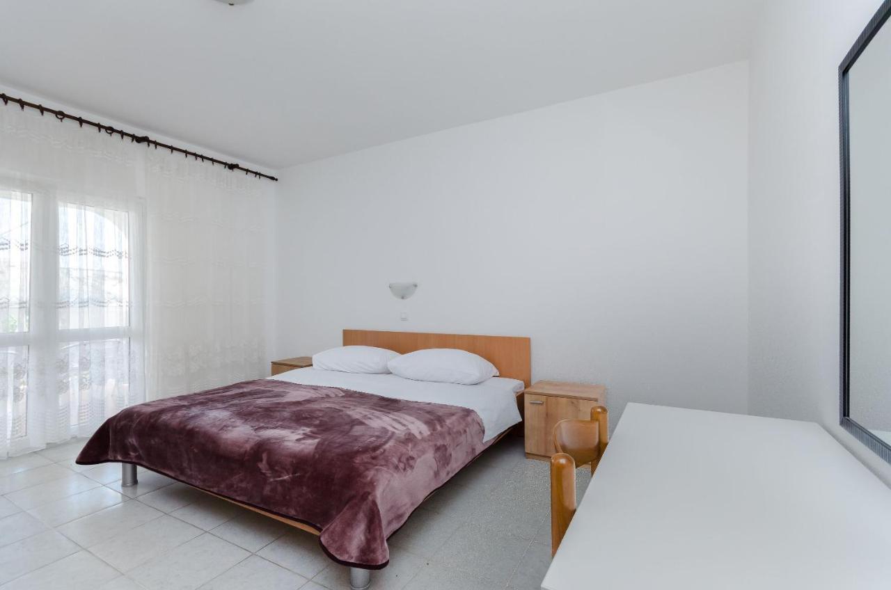 Apartments Luce Lopar Bagian luar foto